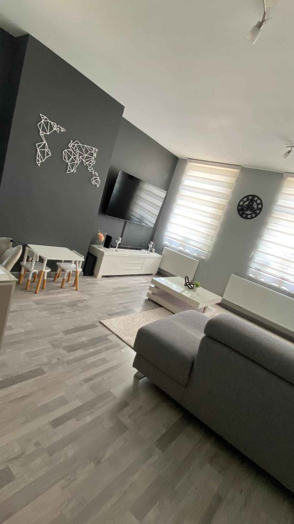 Next2Airport - Appartement House Of Lions Ransart ภายนอก รูปภาพ