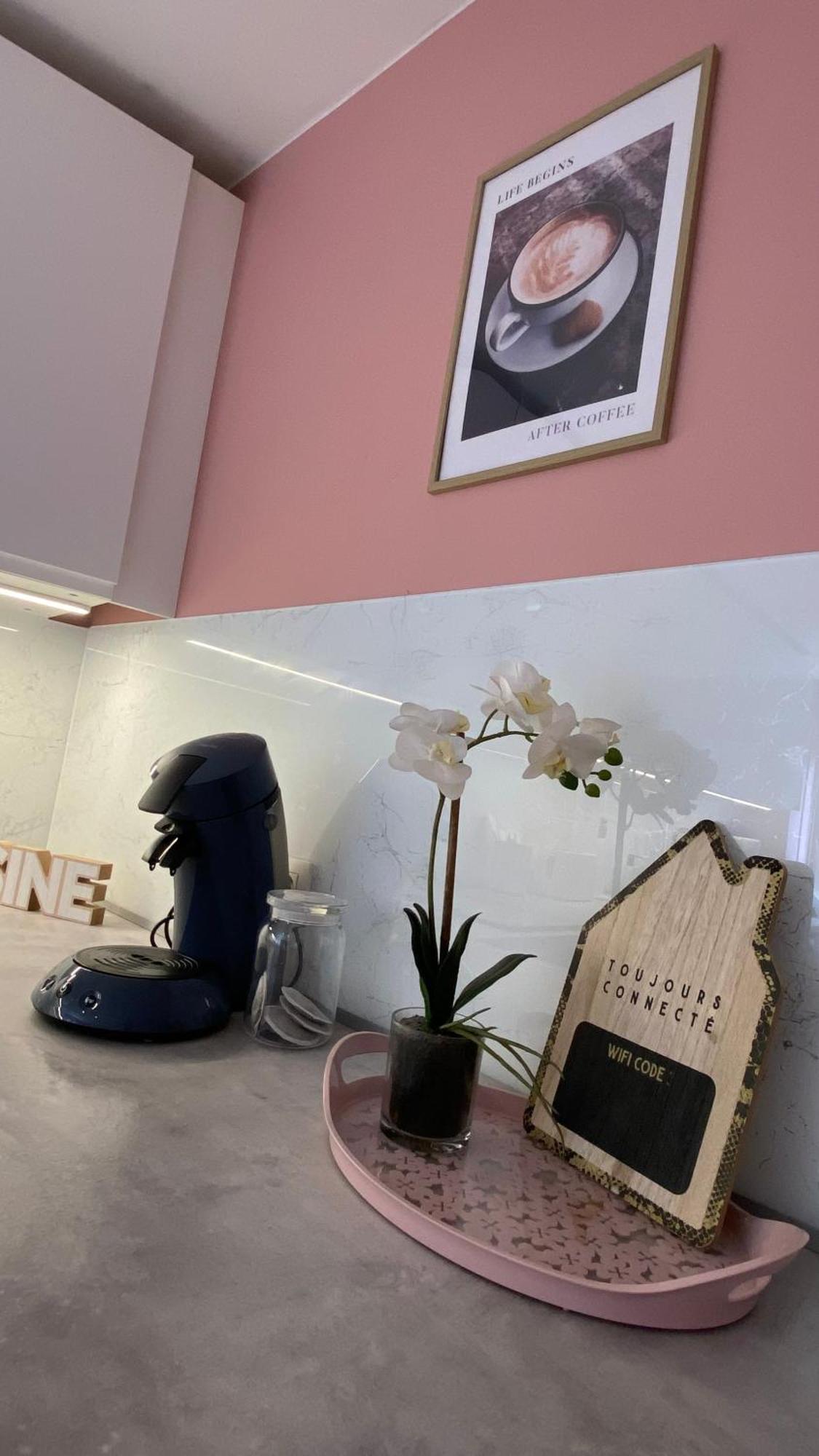 Next2Airport - Appartement House Of Lions Ransart ภายนอก รูปภาพ