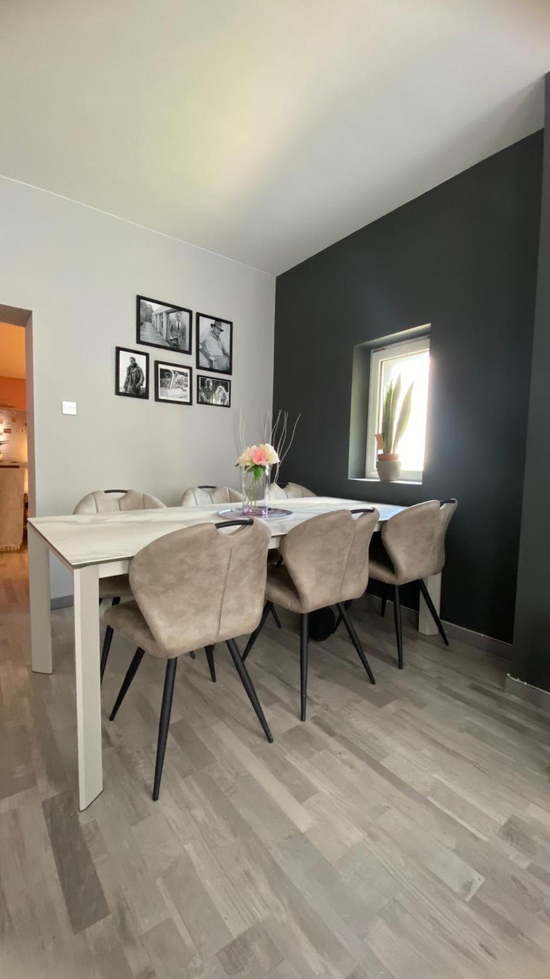 Next2Airport - Appartement House Of Lions Ransart ภายนอก รูปภาพ